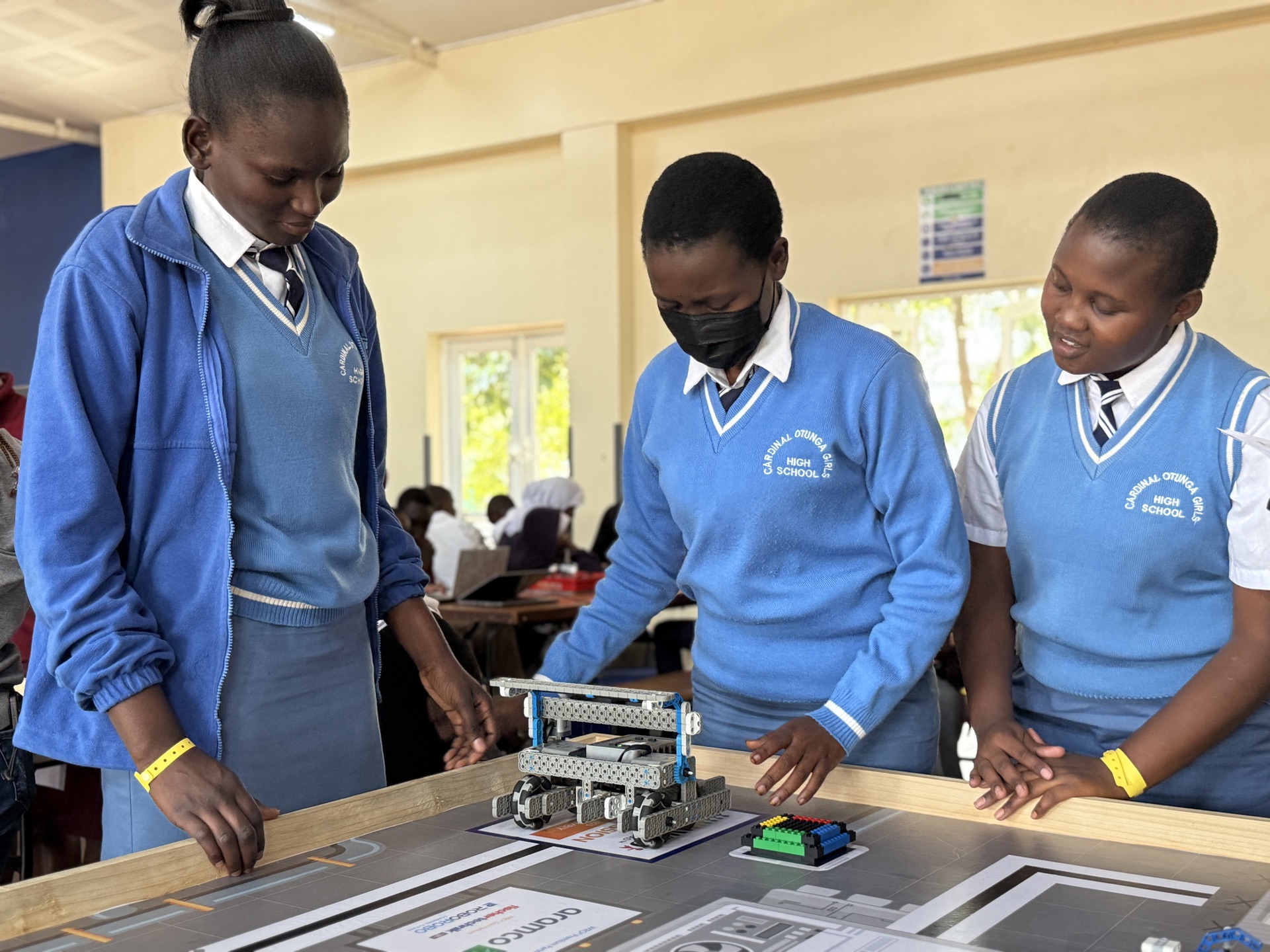 Students with robotics project